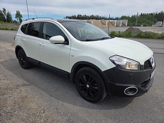 Nissan Qashqai+2 2 of 5
