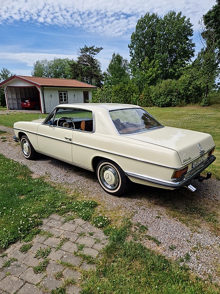 Mercedes-Benz 250 CE 3 of 5