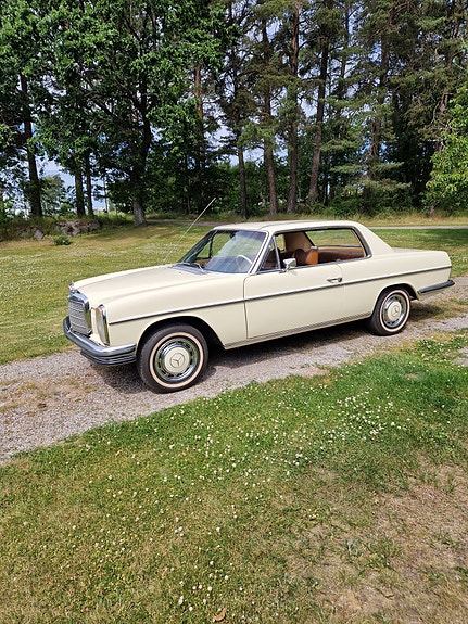 Mercedes-Benz 250 CE 4 of 5