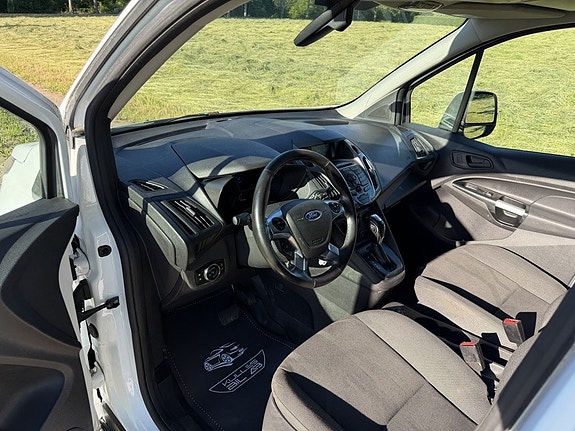 Ford Transit Connect 10 of 11