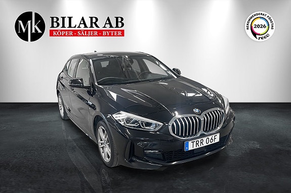 BMW 118i 3 of 5