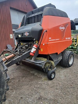 Rundbalspress Kuhn VB2190 med Inplastare El-Ho 1820
