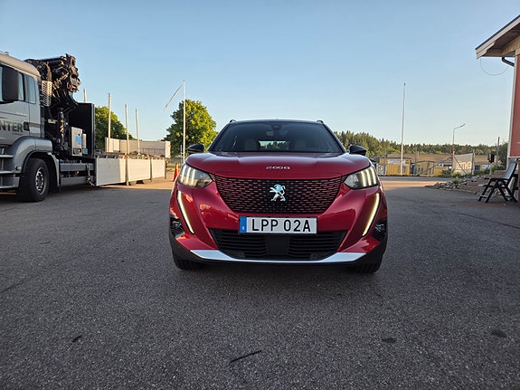 Peugeot e-2008 8 of 13