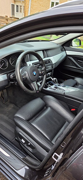 BMW 520d 4 of 5