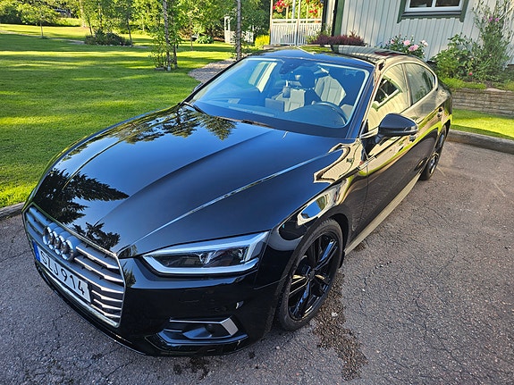 Audi A5 2 of 5