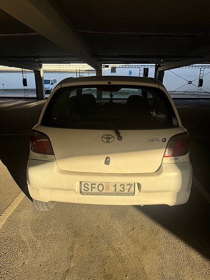Toyota Yaris 4 of 5