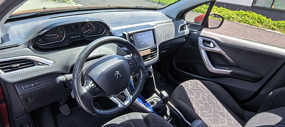 Peugeot 2008 4 of 5