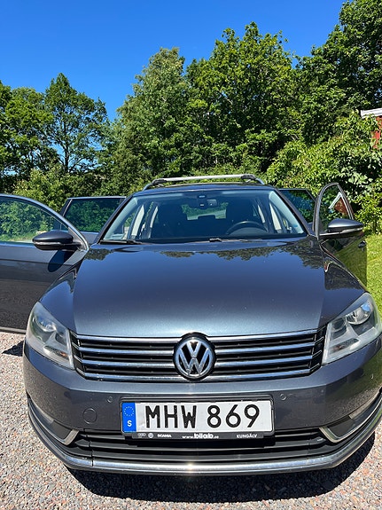 Volkswagen Passat 2 of 5