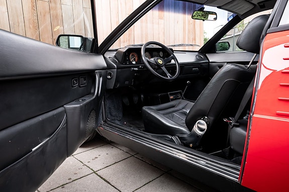 Ferrari Mondial 21 of 30