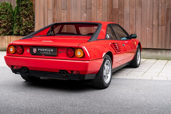 Ferrari Mondial 10 of 30