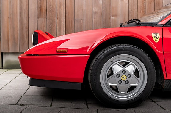 Ferrari Mondial 16 of 30