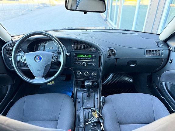 Saab 9-5 8 of 30