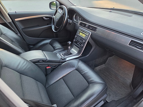 Volvo V70 5 of 5