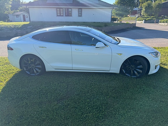 Tesla Model S 6 of 11