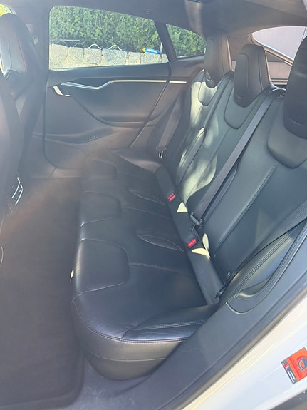 Tesla Model S 8 of 11
