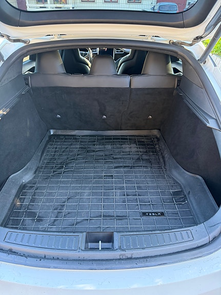 Tesla Model S 7 of 11