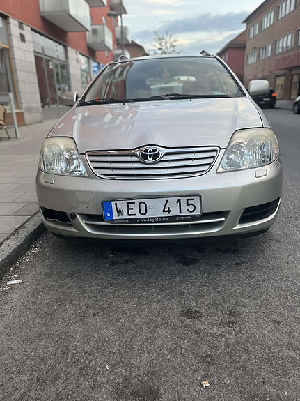 Toyota Corolla 3 of 3