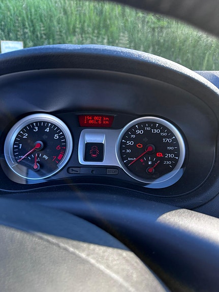 Renault Clio 7 of 10