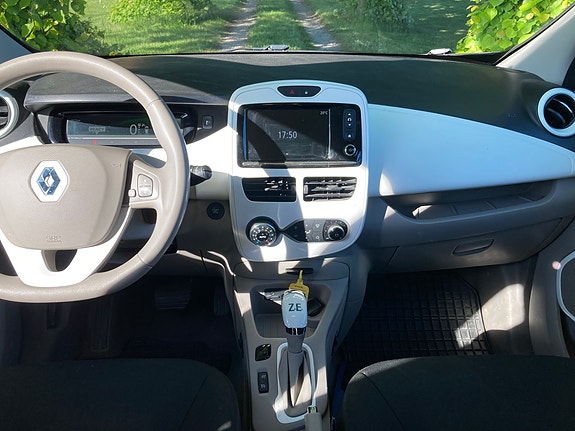 Renault Zoe 7 of 12