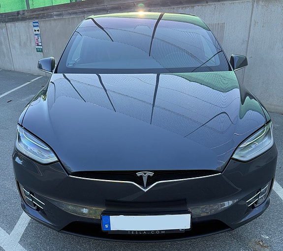 Tesla Model X 2 of 5