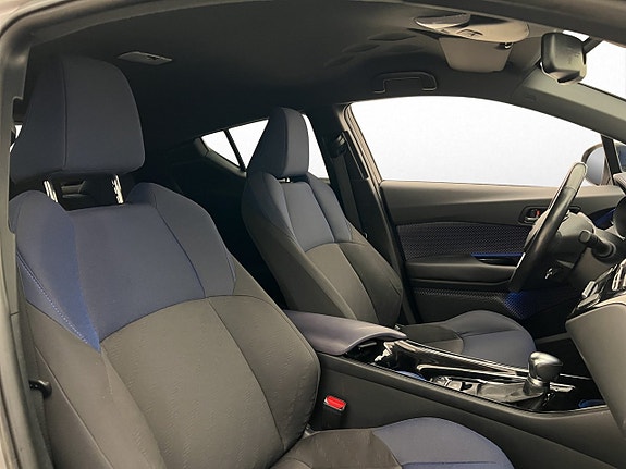 Toyota C-HR 28 of 30