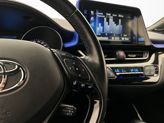 Toyota C-HR 18 of 30