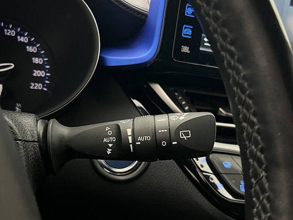 Toyota C-HR 20 of 30