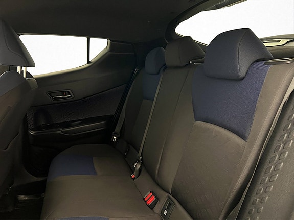 Toyota C-HR 30 of 30