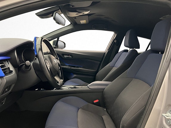 Toyota C-HR 12 of 30