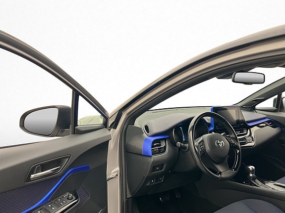 Toyota C-HR 11 of 30