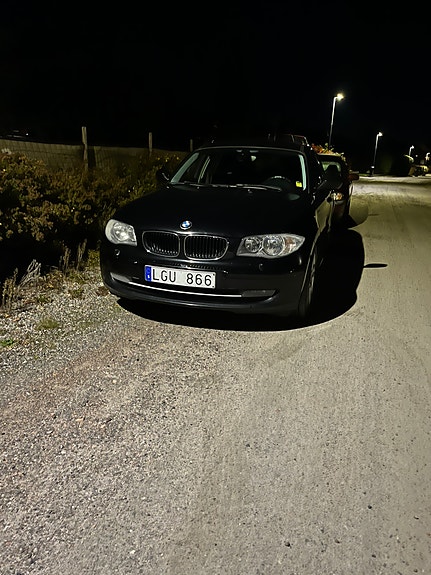 BMW 118d 3 of 5