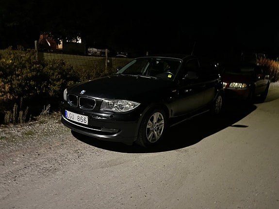 BMW 118d 4 of 5