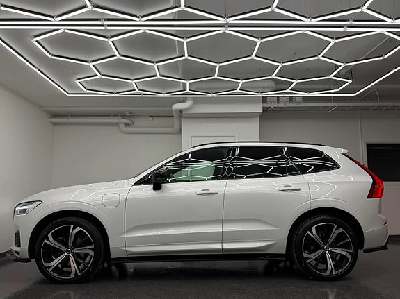 Volvo XC60 2 of 5