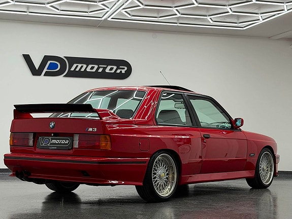 BMW M3 5 of 5