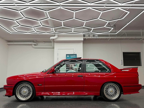 BMW M3 2 of 5