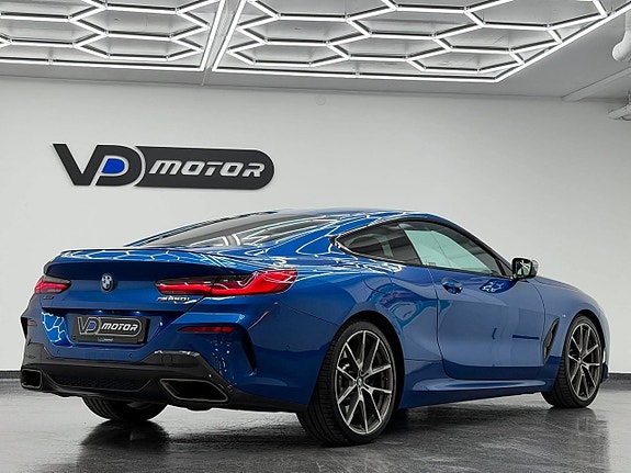 BMW M850i 5 of 5