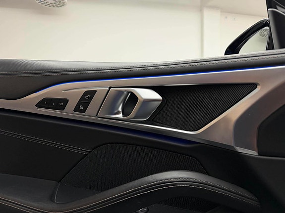 BMW M850i 19 of 21