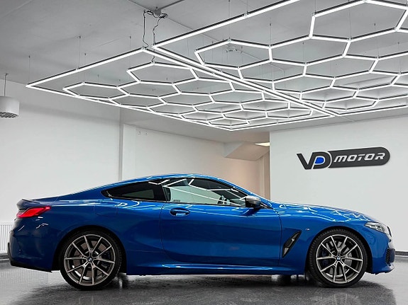 BMW M850i 4 of 5