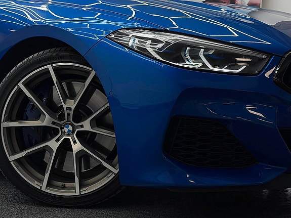 BMW M850i 10 of 21