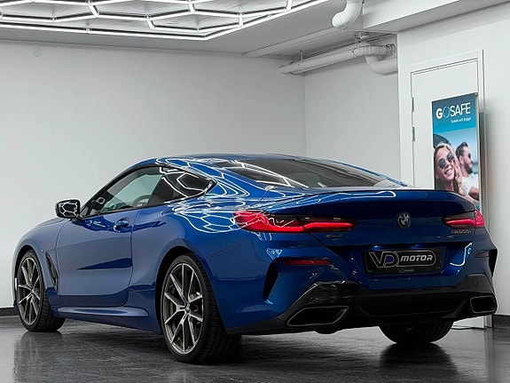 BMW M850i 2 of 5