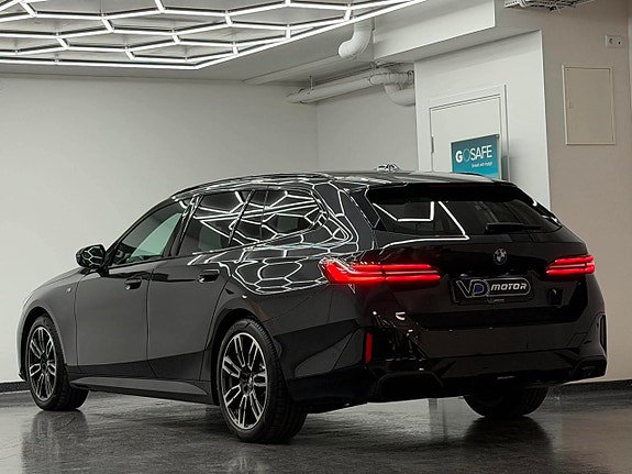 BMW 540d 3 of 5