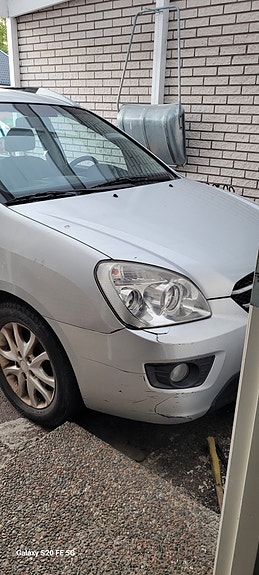 Kia Carens 4 of 4