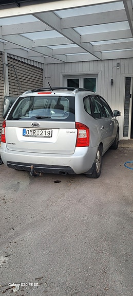 Kia Carens 2 of 4