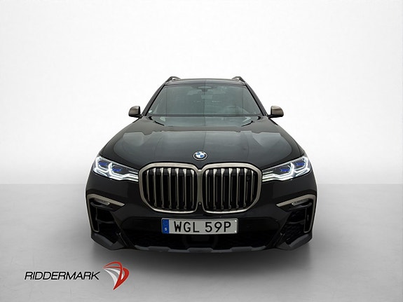 BMW X7 2 of 5