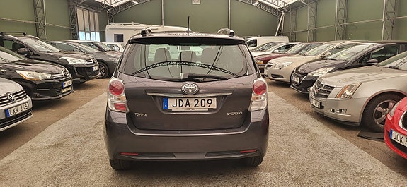 Toyota Verso 2 of 5
