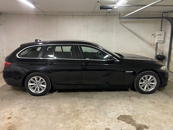 BMW 520d 4 of 5