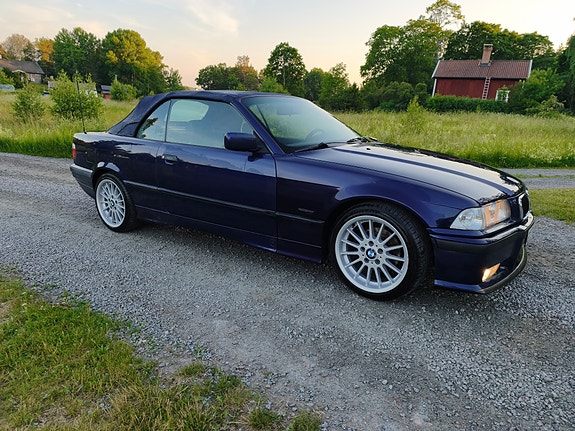 BMW 328i 2 of 5