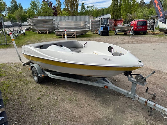 Jetbåt med trailer 2 of 5