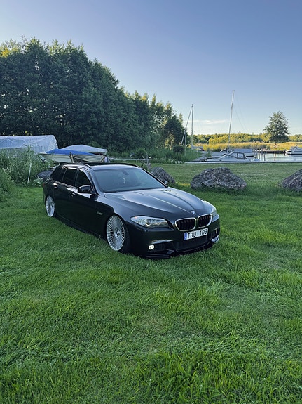 BMW 520d 3 of 12