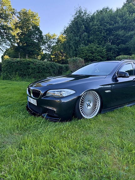 BMW 520d 2 of 12
